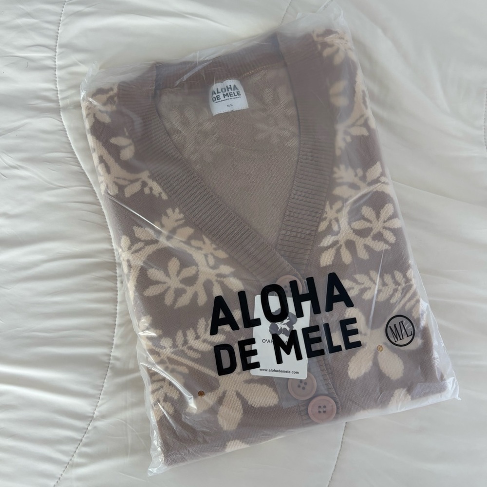 Aloha de Mele Oversized Cardigan in Naupaka Kahakai BNWT - Picture 3 of 4